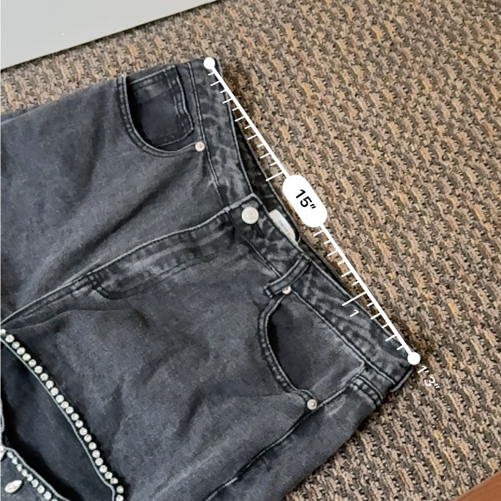 4/$20 ✨ Forever 21 Premium Black Wash Jeans Rhinestone Cutout Knee Size 31 - Picture 4 of 7